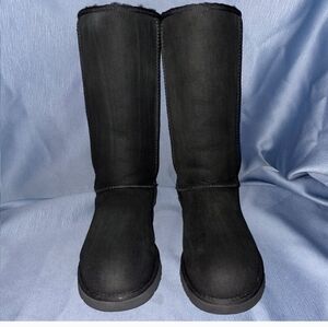 UGG Black Sheepskin Suede CLASSIC TALL II BOOT, S/N 5815 Women 9